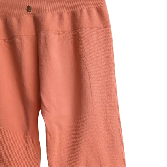 Spiritual Gangster Icon High Waisted Legging - Picture 4 of 10